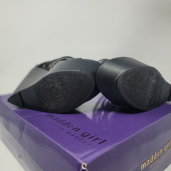 Madden girl Strappy Wedge Size 6 - Picture 4 of 4